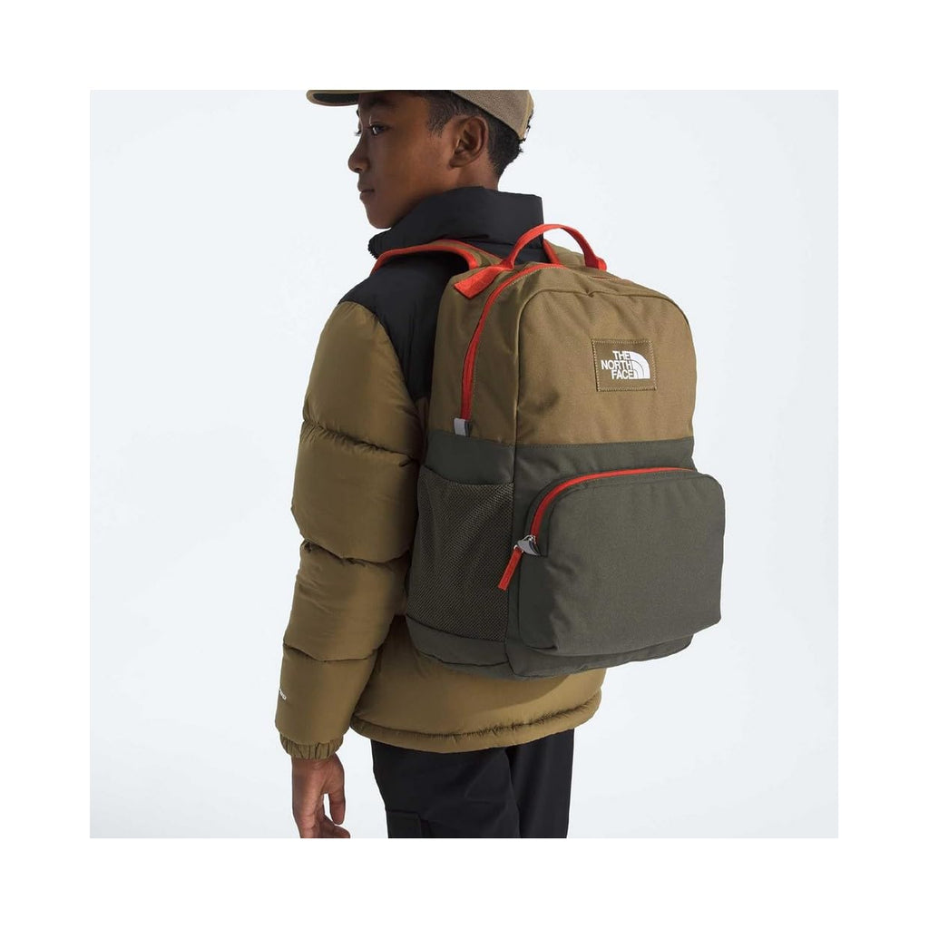The North Face Teen Chuckwalla Daypack - Travel Backpack, Laptop Sleeve, Reflective Safety Details, Adjustable Strap, Pacific Teal/Slate Moss/Evergreen, One Size