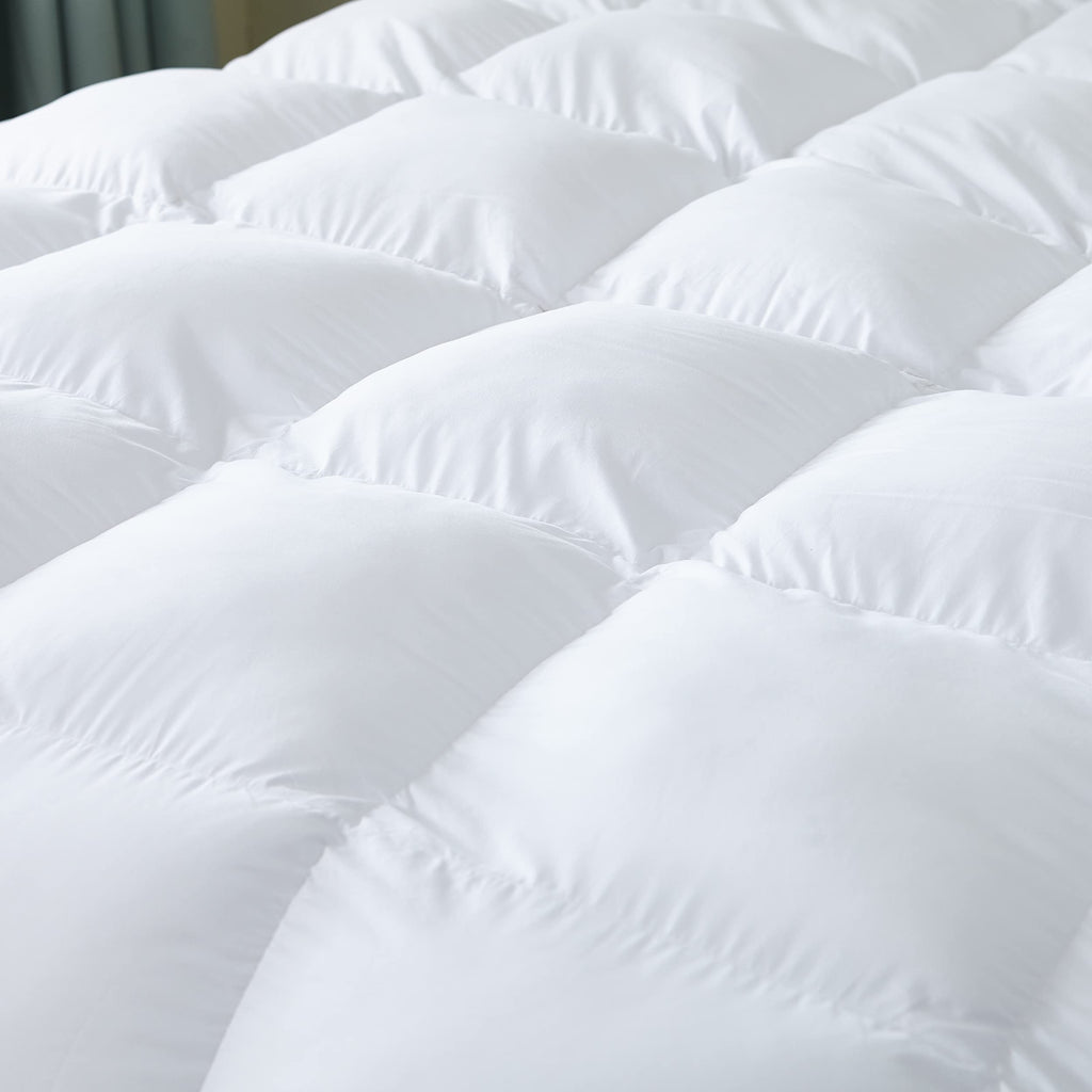 Luxurious All-Season Goose Down Feather Fiber Comforter California King Size Duvet Insert, Exquisite Pinch Pleat Design, Premium Baffle Box, 100% Egyptian Cotton Cover, 80 oz. Fill Weight, Black