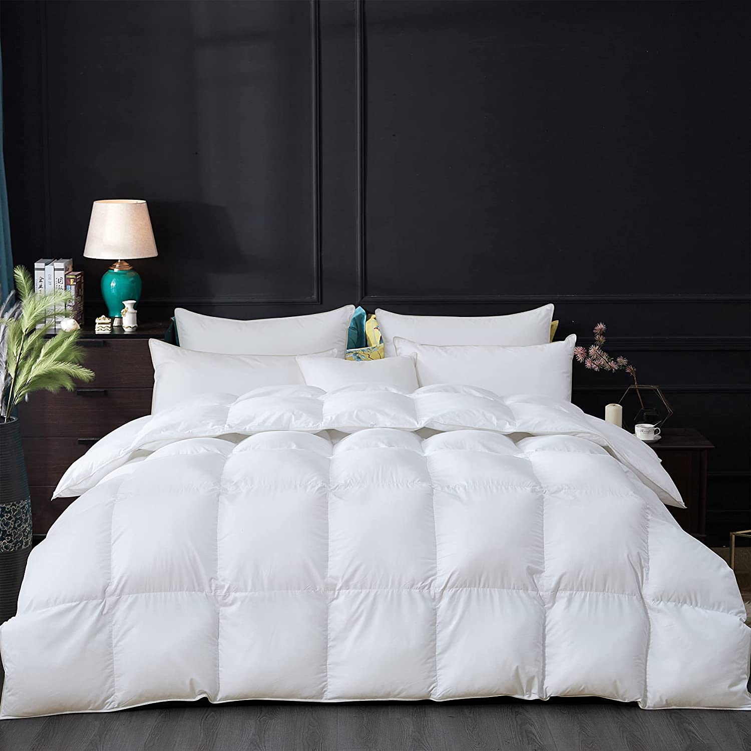 Luxurious All-Season Goose Down Feather Fiber Comforter California King Size Duvet Insert, Exquisite Pinch Pleat Design, Premium Baffle Box, 100% Egyptian Cotton Cover, 80 oz. Fill Weight, Black