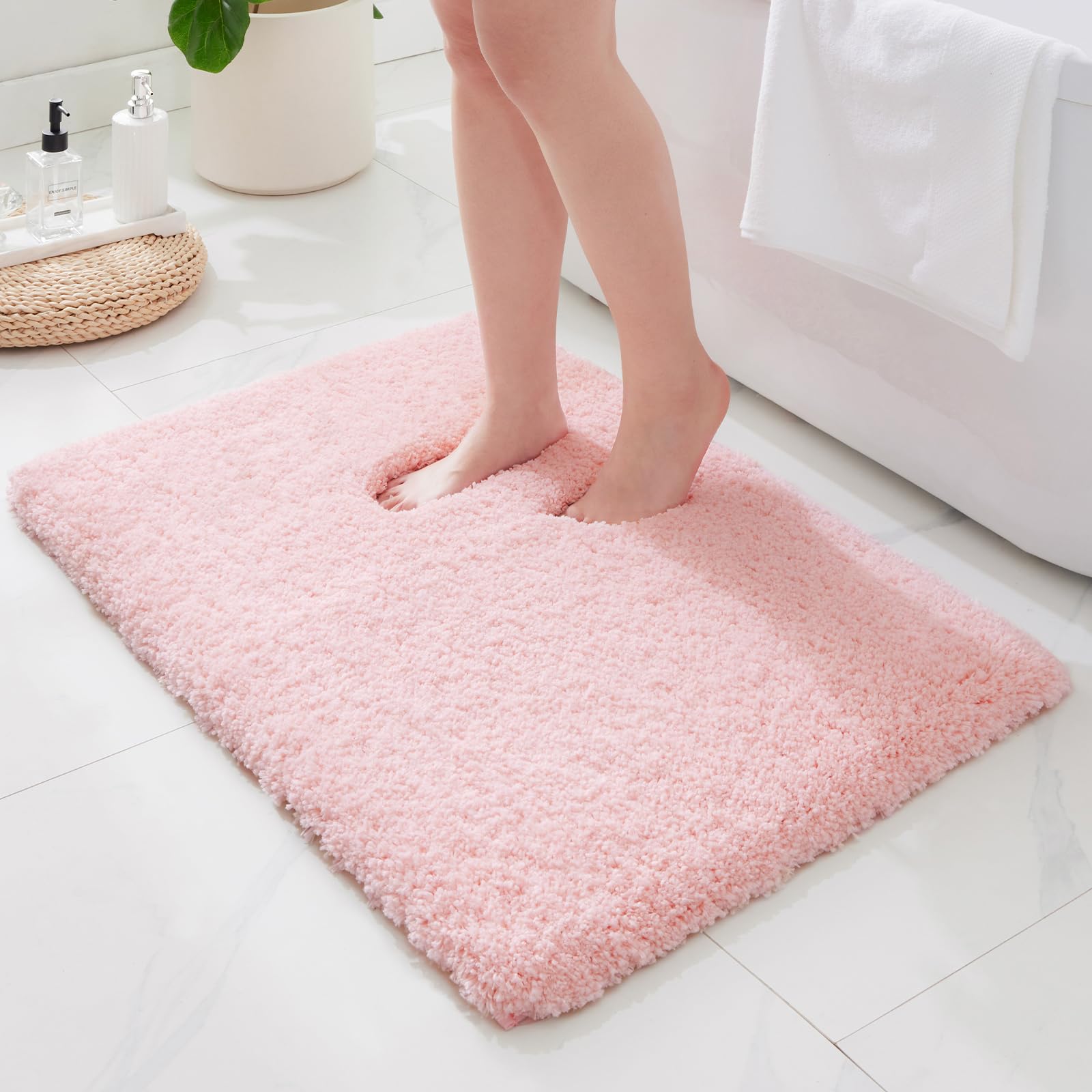ILANGO Pink Bathroom Rugs 24" × 17" Non Slip & Super Absorbent Extra Thick Soft, Washable Bath Mat for Floor, Non Shedding Microfiber Plush Holiday Bath Rug with Rubber for Shower Sink