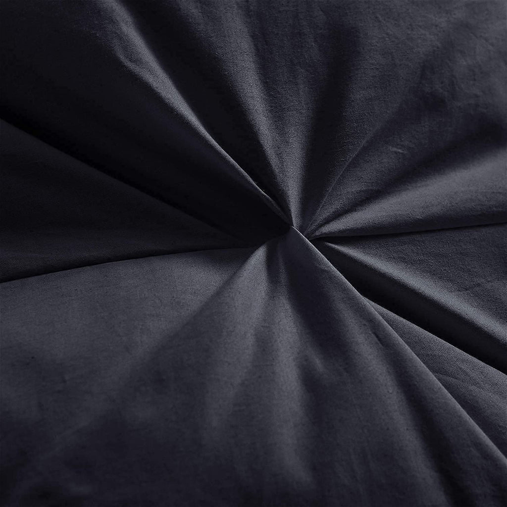 Luxurious All-Season Goose Down Feather Fiber Comforter California King Size Duvet Insert, Exquisite Pinch Pleat Design, Premium Baffle Box, 100% Egyptian Cotton Cover, 80 oz. Fill Weight, Black