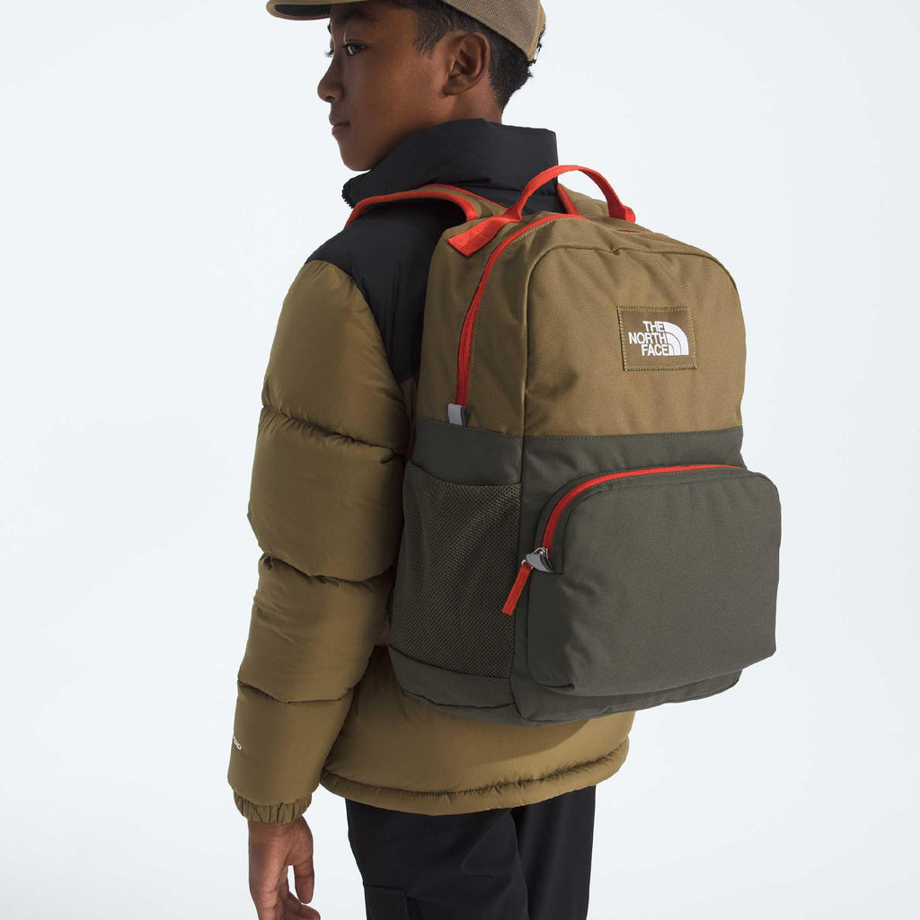 The North Face Teen Chuckwalla Daypack - Travel Backpack, Laptop Sleeve, Reflective Safety Details, Adjustable Strap, Pacific Teal/Slate Moss/Evergreen, One Size