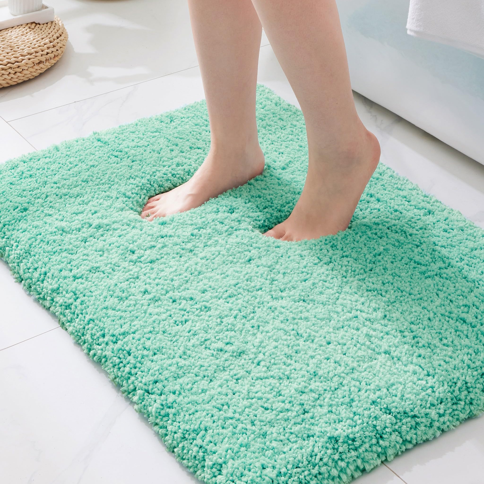ILANGO Pink Bathroom Rugs 24" × 17" Non Slip & Super Absorbent Extra Thick Soft, Washable Bath Mat for Floor, Non Shedding Microfiber Plush Holiday Bath Rug with Rubber for Shower Sink