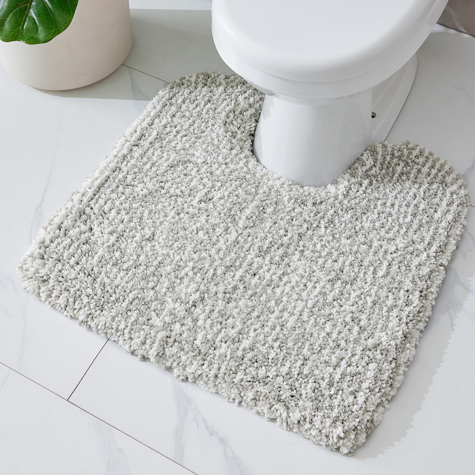 ILANGO Pink Bathroom Rugs 24" × 17" Non Slip & Super Absorbent Extra Thick Soft, Washable Bath Mat for Floor, Non Shedding Microfiber Plush Holiday Bath Rug with Rubber for Shower Sink
