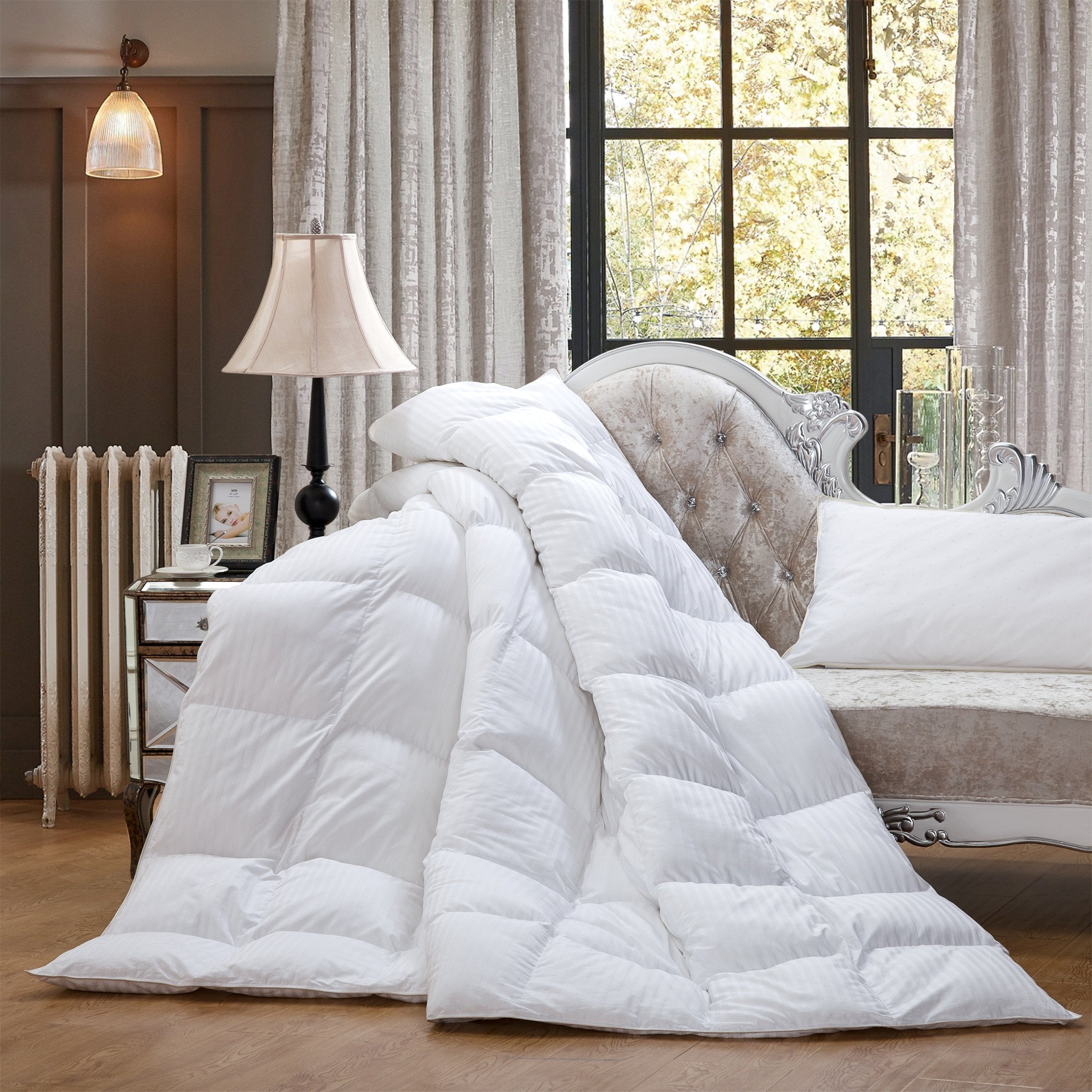 Luxurious All-Season Goose Down Feather Fiber Comforter California King Size Duvet Insert, Exquisite Pinch Pleat Design, Premium Baffle Box, 100% Egyptian Cotton Cover, 80 oz. Fill Weight, Black